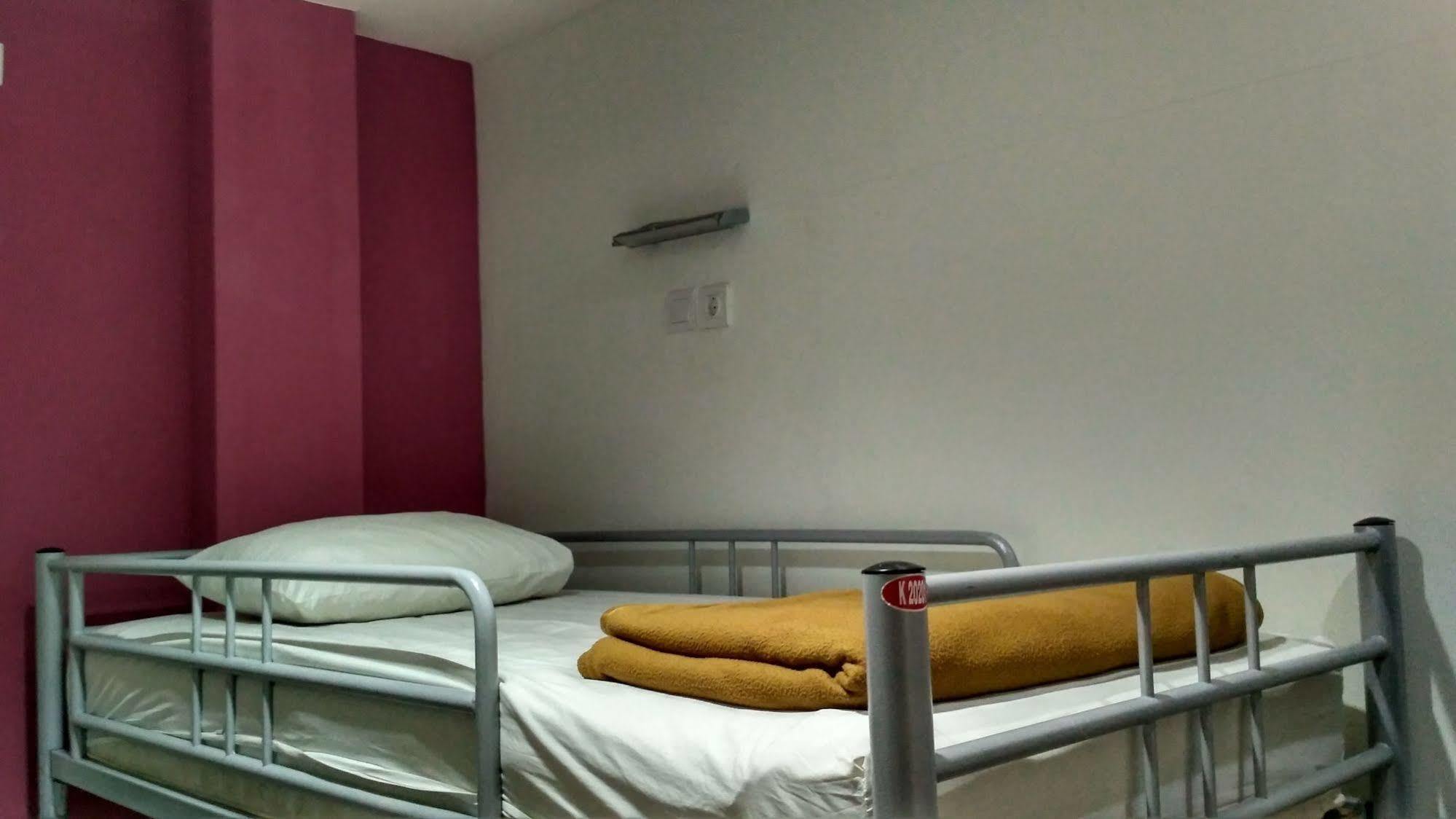 Cx Hostel Kuta Raya Exterior foto